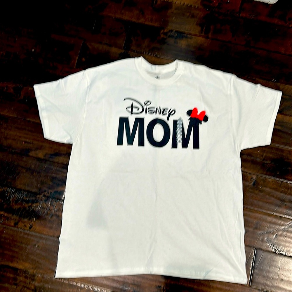 Disney Mom T-shirt NWT